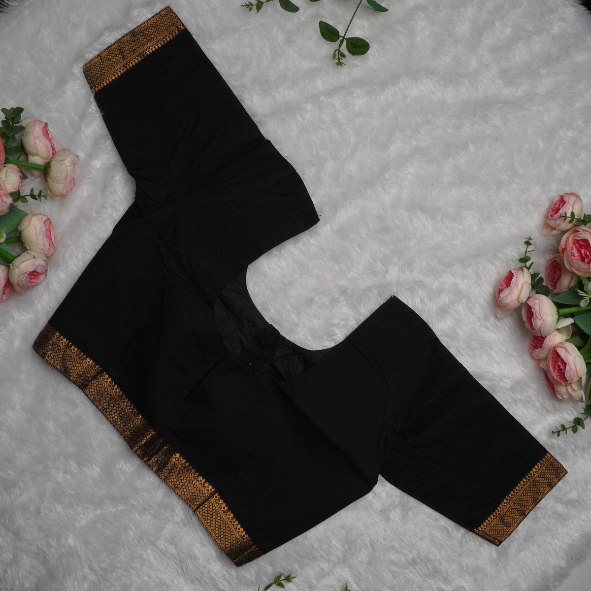 Temple Border Elbow Blouse,