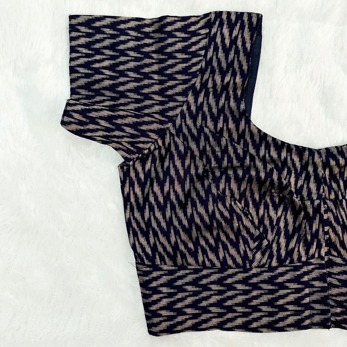 Queen Cotton Blouse Black with Geometric Print