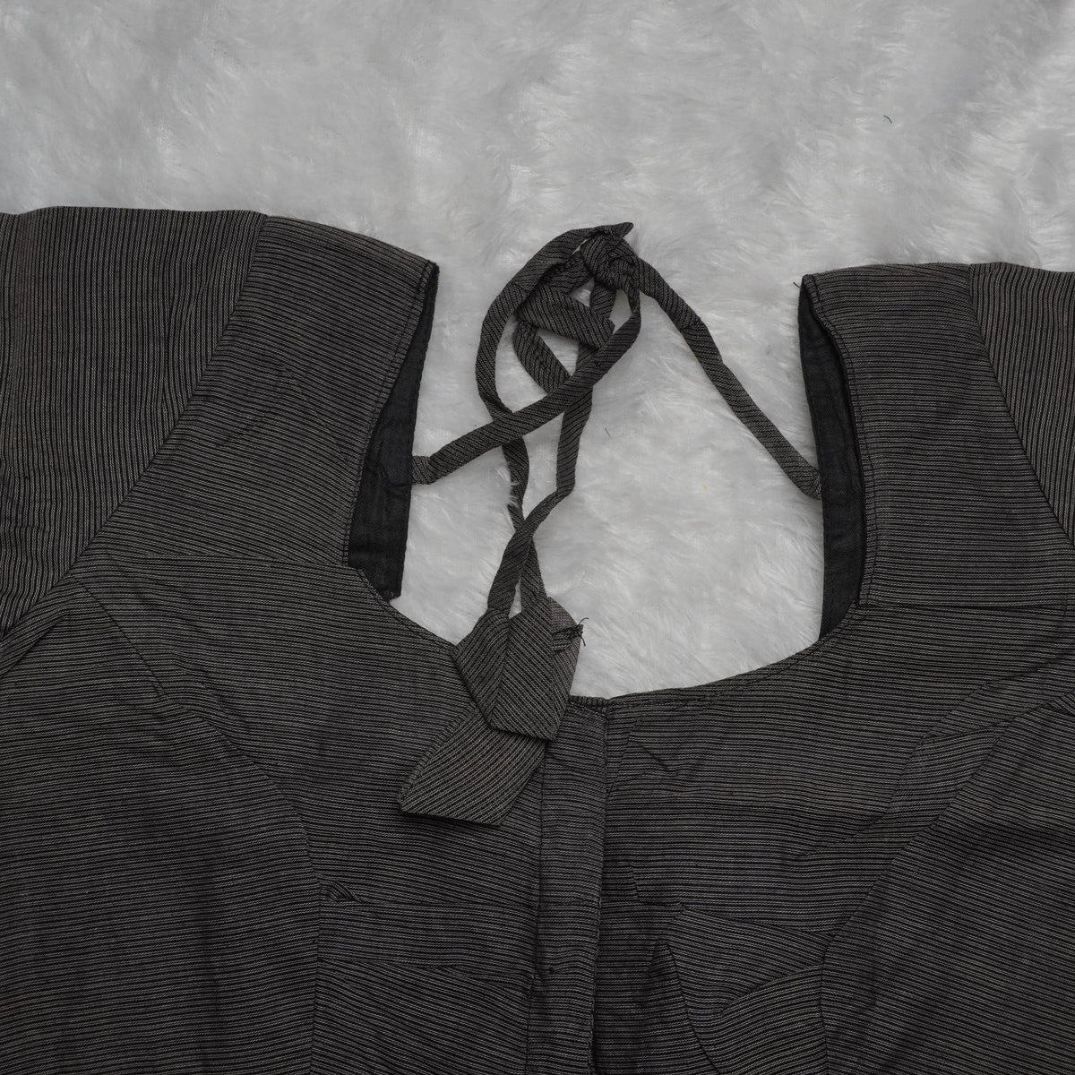Temple Border Elbow Blouse,