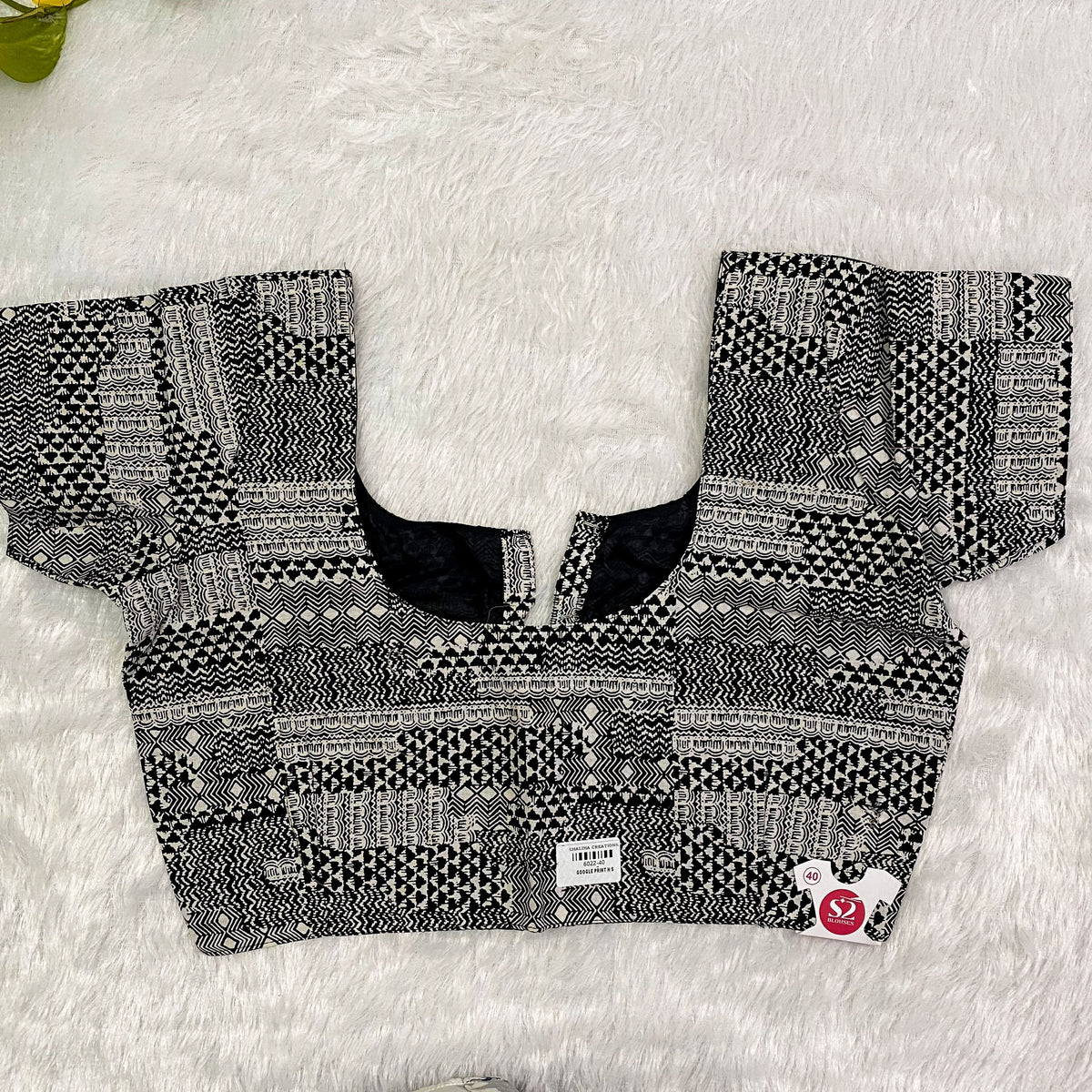 Everyday Wear Cotton Google Print Blouse in Black and White