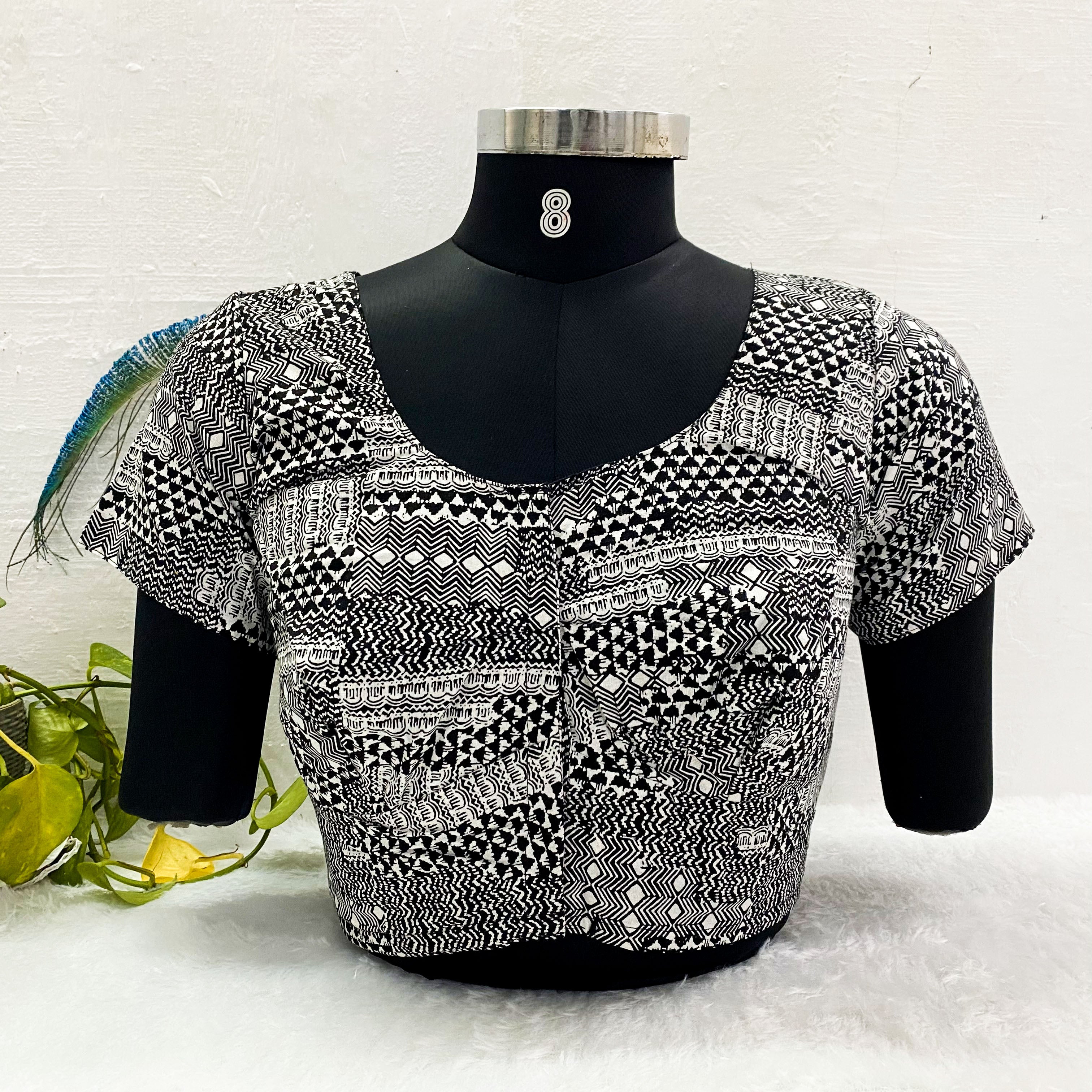 Everyday Wear Cotton Google Print Blouse in Black and White